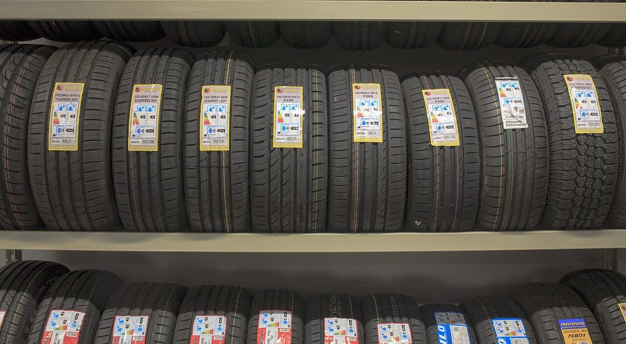175/80r16価格はいくらが妥当？